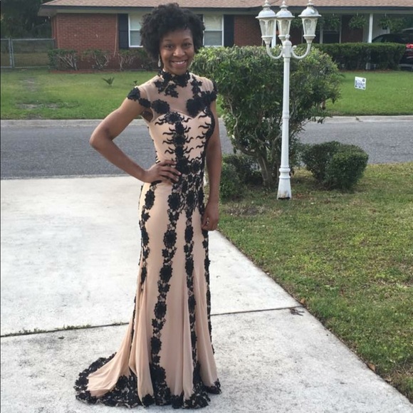 Prom dresses - Picture 2 of 2